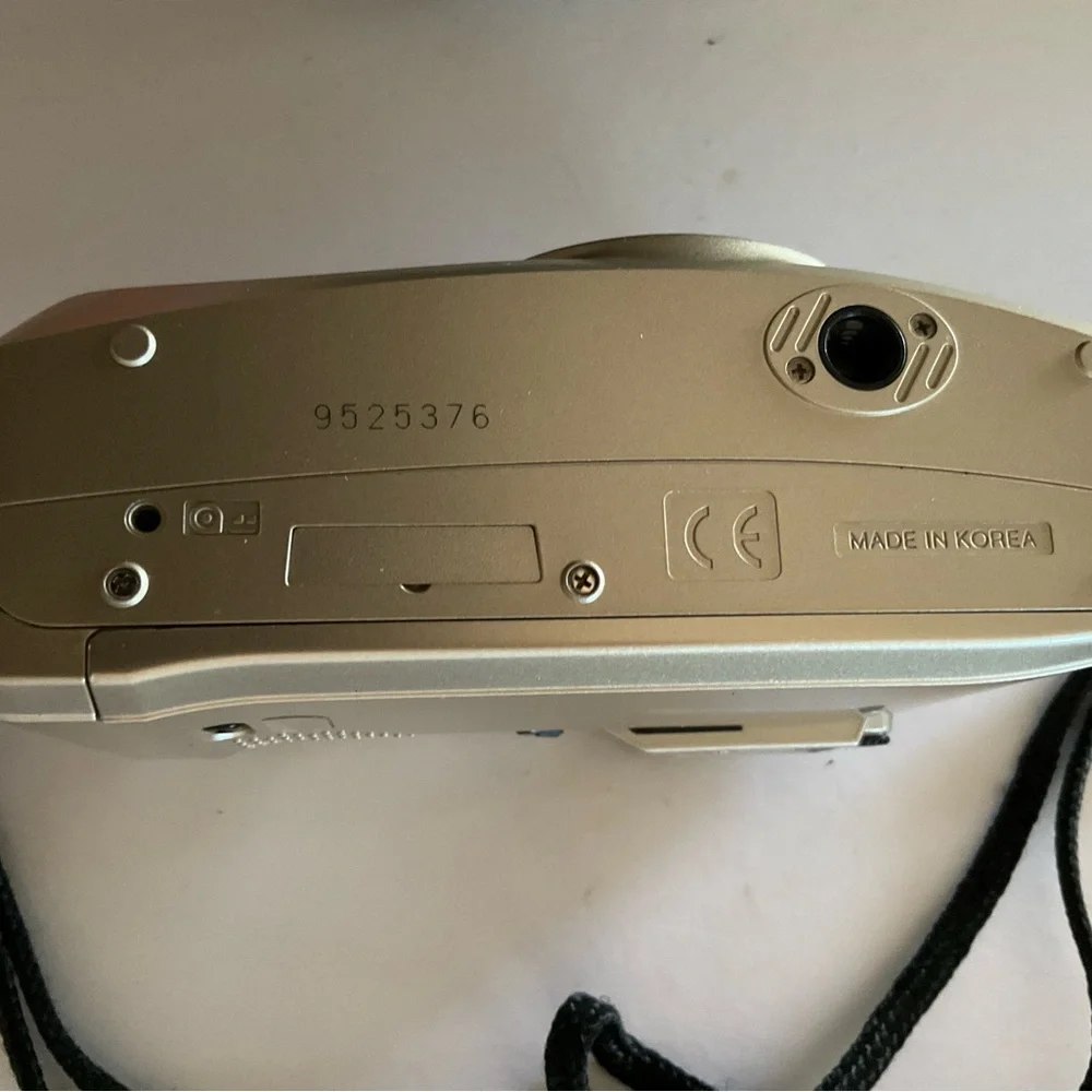 Samsung Evoca 140S Quartz Date 2000 Millenium Camera
